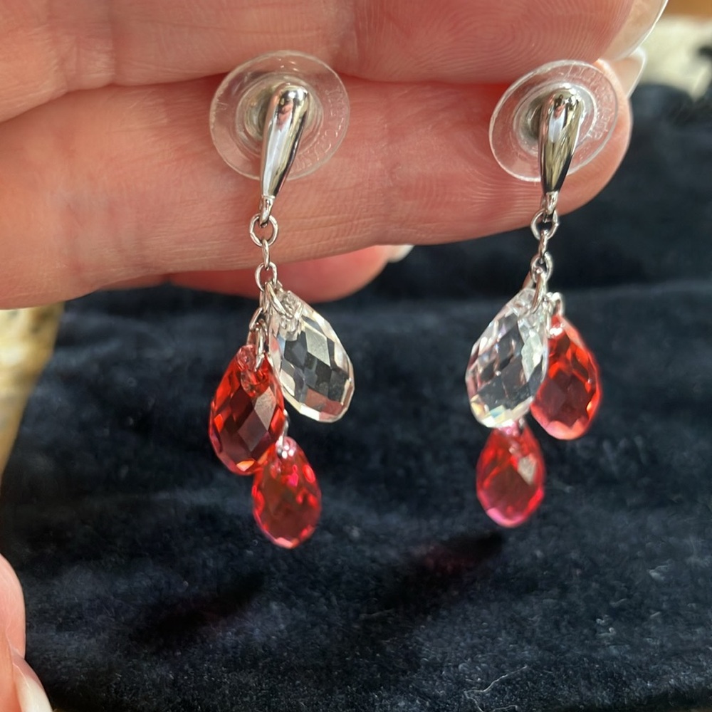 🩷Swarovski “Lagoon” Indian Pink Pierced Earrings🩷 - Picture 2 of 4